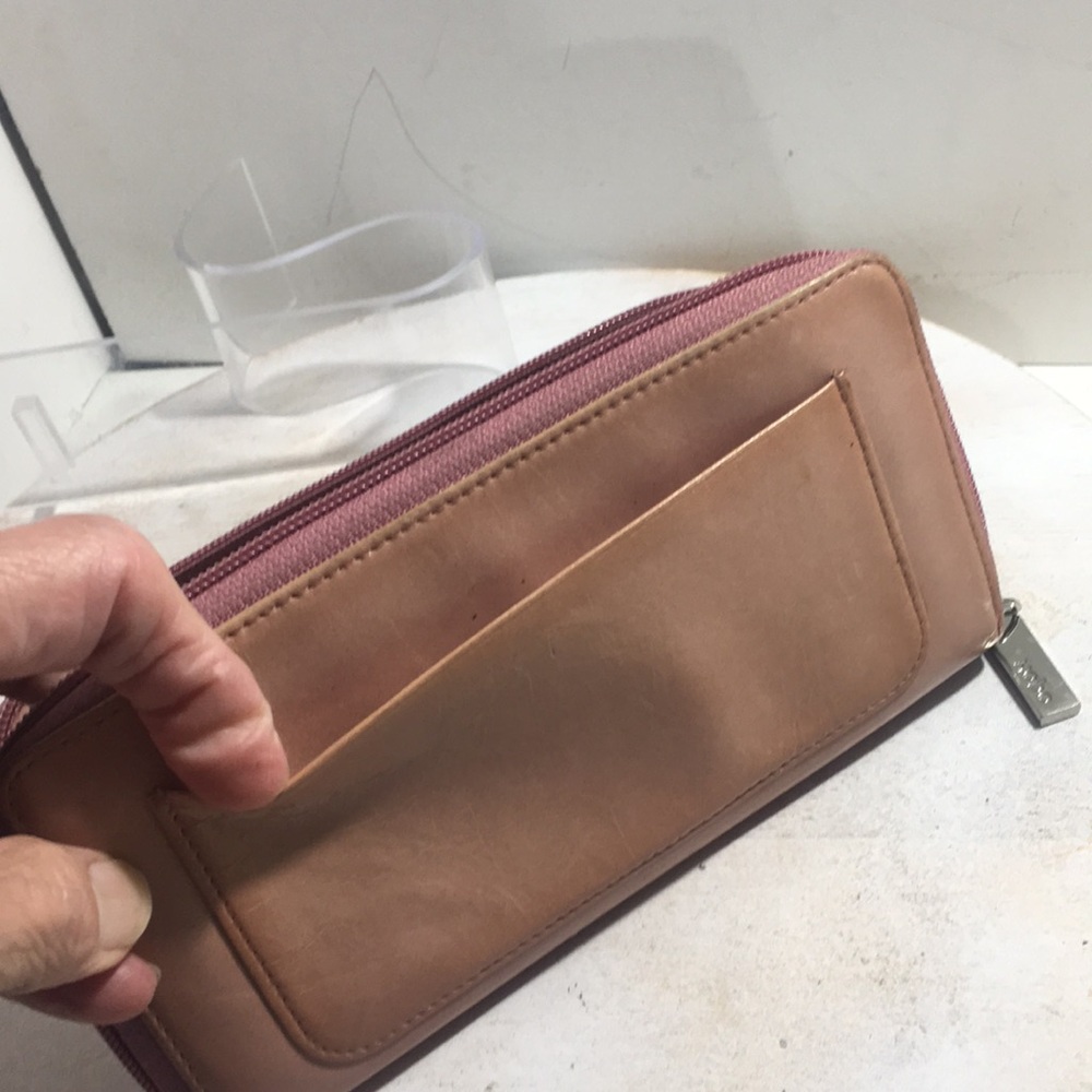 HOBO vintage leather zipper Clutch Wallet rose pink. - Picture 4 of 10